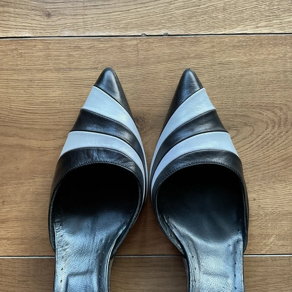 Italian Leather Black Gray Low Heels 8 38 Pointed Toe Block Heel Elegant - Picture 2 of 7